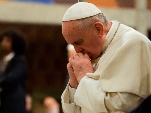 FranciscoRezando_news.va
