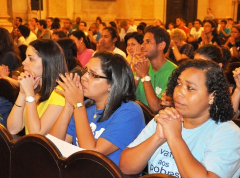 Vigilia_Jovens_Adoradores_Set2013_12_bq_14092013190049