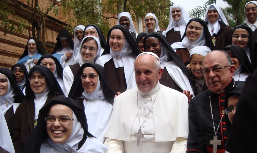 papa com religiosas