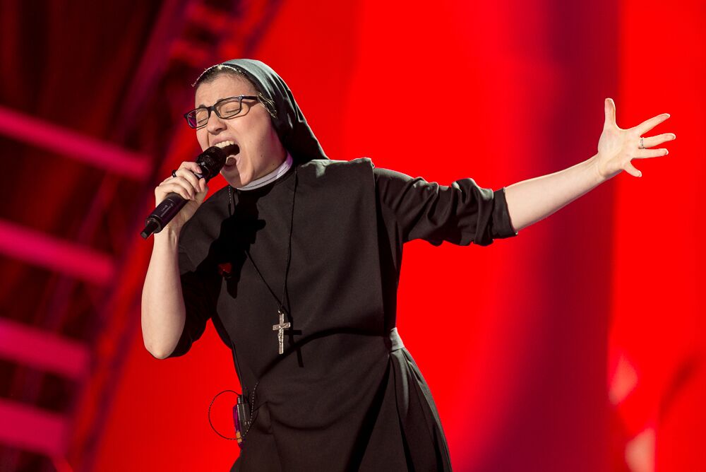 Sister Cristina, Italy's Singing Nun, Meets Pope Francis