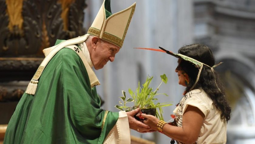 Em outubro, Papa Francisco pede orações pelo Sínodo