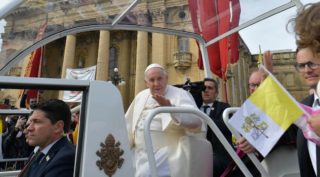 Papa convida os jovens a descobrir a beleza de se apaixonar por Jesus