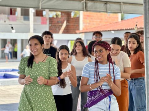 Acampamento reuniu jovens para uma experiência de Seminário de Vida no Espírito Santo, oração, fraternidade e encontro pessoal com Jesus.